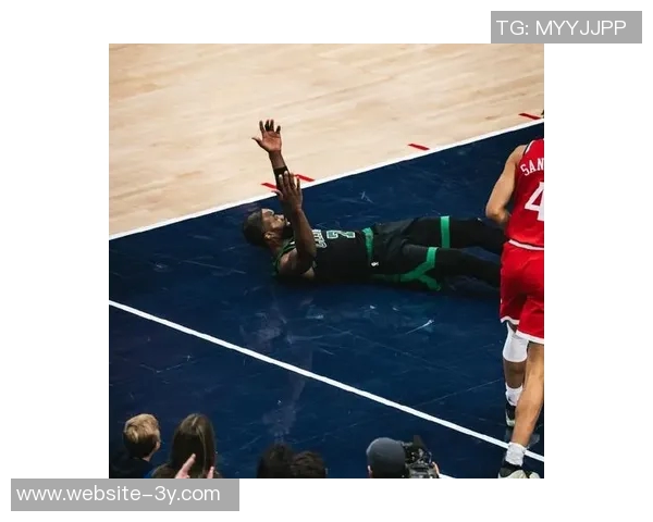 轻松发挥杰伦布朗13投6中轻松斩获21分1篮板展现实力