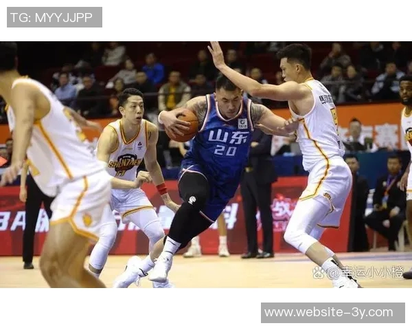 雷蒙出战35分钟高效表现9投6中三分3中6贡献15分6篮板展现实力